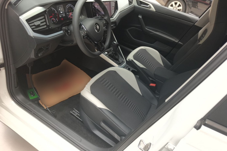 Volkswagen Polo 2021 car image #15
