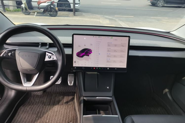 Tesla Model 3 2025 car image #13