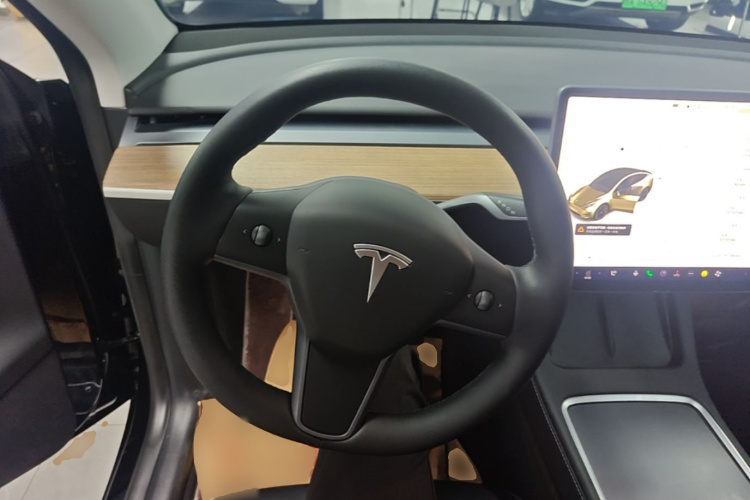 Tesla Model Y 2022 #11 Tesla Model Y 2022 car image #11