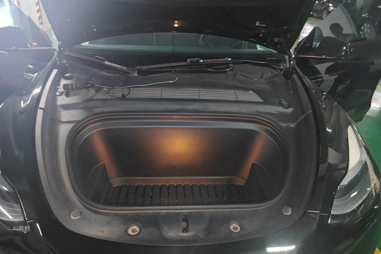 Tesla Model Y 2022 car image #22
