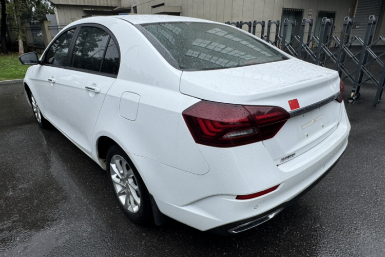 GEELY Emgrand 2020 car image #9