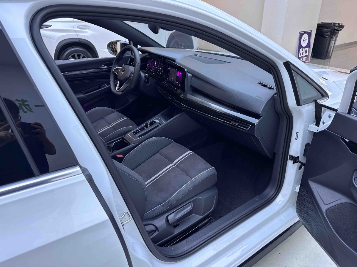 Volkswagen Golf 2022 imagen de coche #7