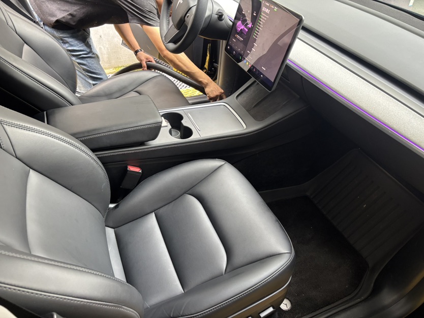 Tesla Model Y 2023 #4 Tesla Model Y 2023 car image #4
