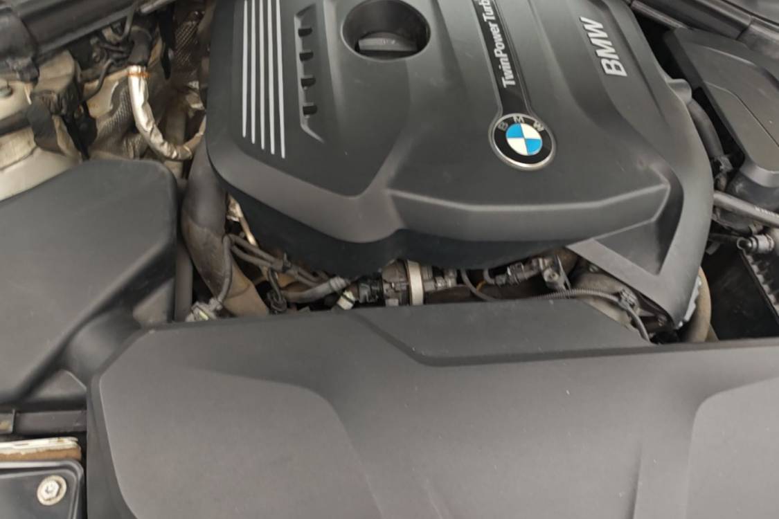 BMW 3 Series 2018 #30 BMW 3 Series 2018 car image #30