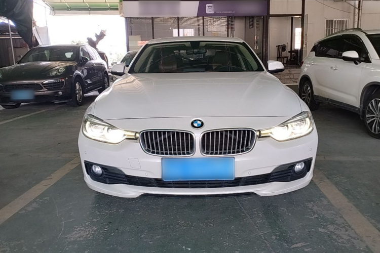BMW 3 Series 2019 #3 BMW 3 Series 2019 car image #3