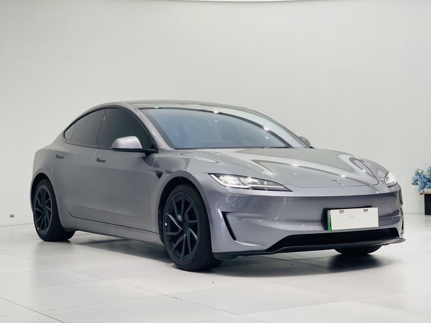 Tesla Model 3 2025 car image #3
