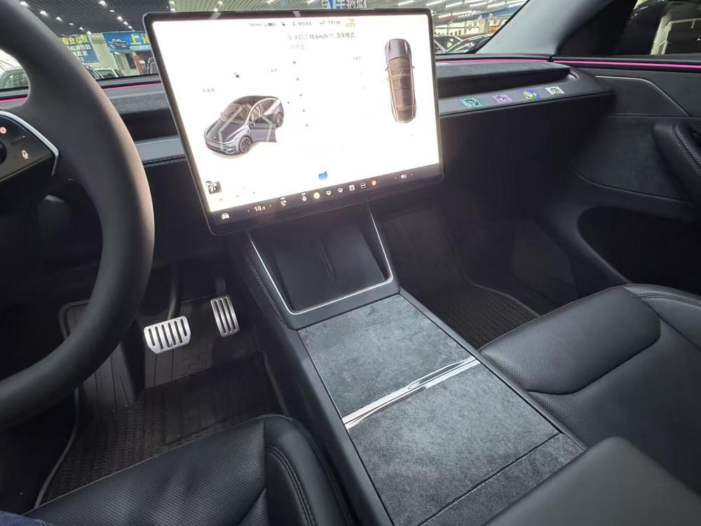 Tesla Model Y 2025 #14 Tesla Model Y 2025 immagine di auto #14