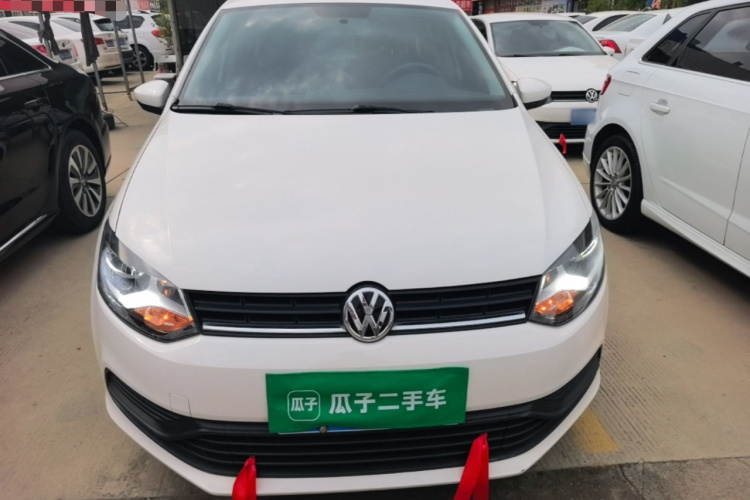 Volkswagen Polo 2019 car image #3