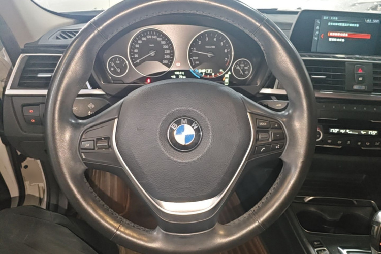 BMW 3 Series 2018 #15 BMW 3 Series 2018 car image #15