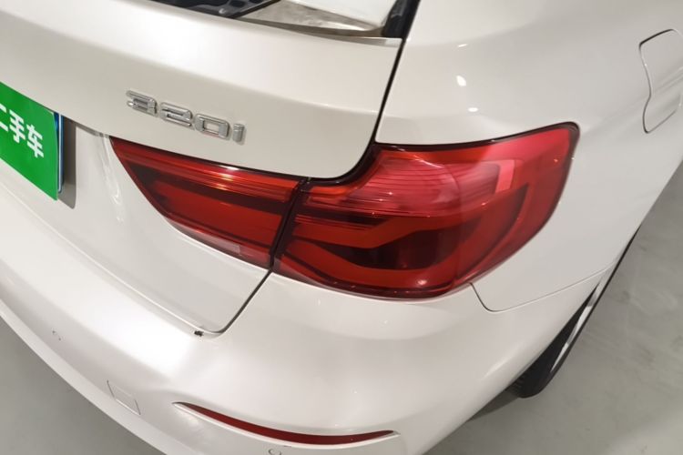 BMW 3 Series GT 2018 #8 BMW 3 Series GT 2018 car image #8