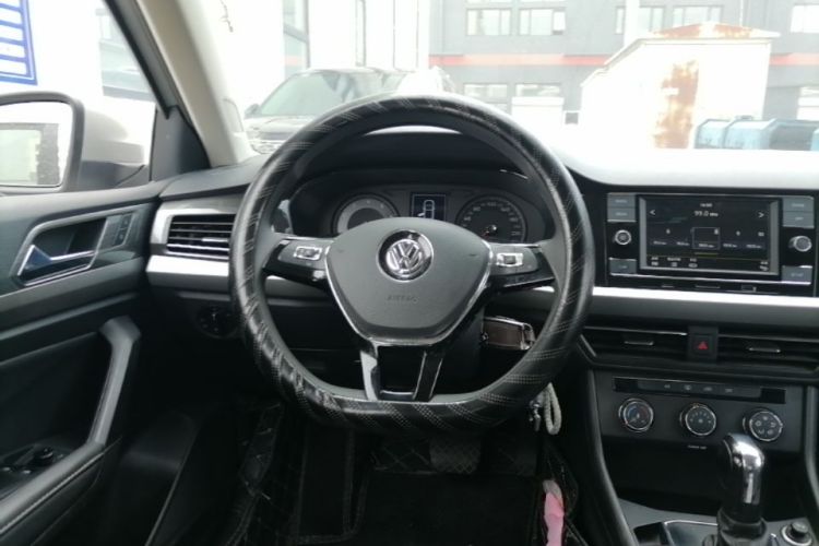 Volkswagen Lavida 2020 car image #12