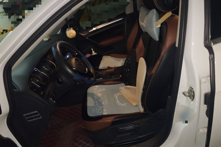 Volkswagen Golf 2017 car image #19