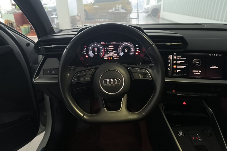 Audi A3 2024 immagine di auto #11