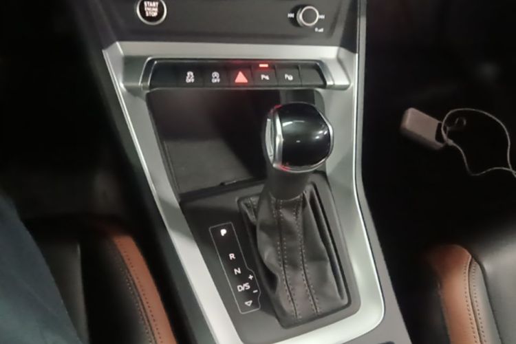 Audi Q3 2021 #14 Audi Q3 2021 изображение автомобиля #14
