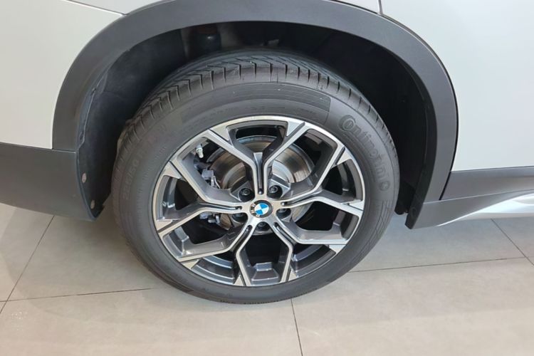 BMW X1 2021 car image #10