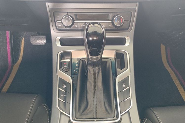 GEELY Emgrand 2019 car image #14