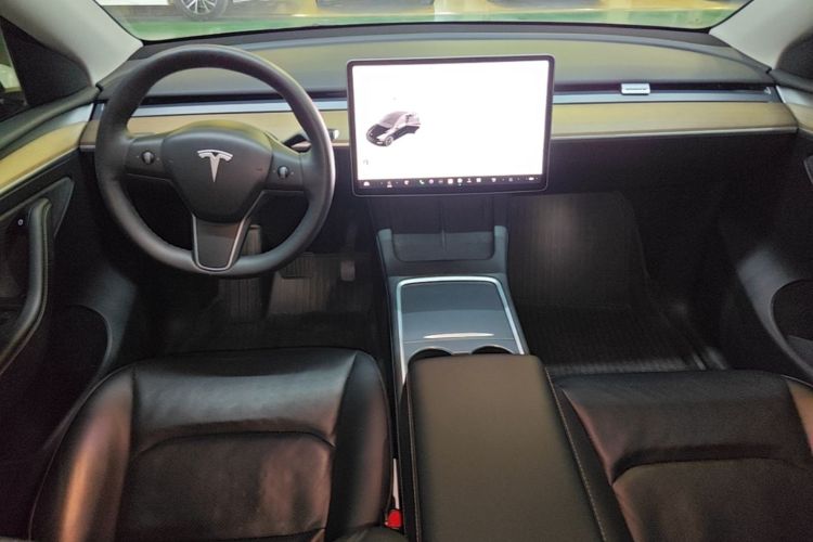 Tesla Model Y 2021 #11 Tesla Model Y 2021 car image #11