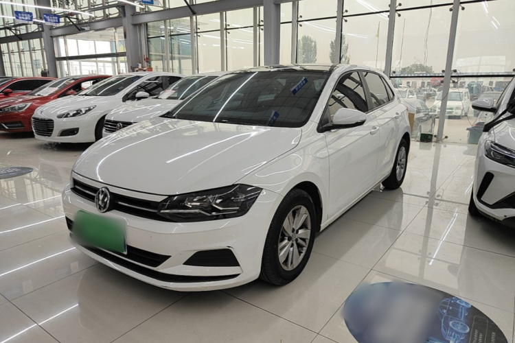 Volkswagen Polo 2020 car image #2