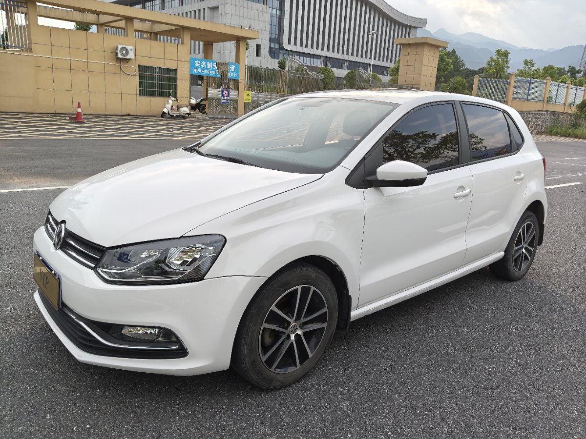 Volkswagen Polo 2019 car image 
