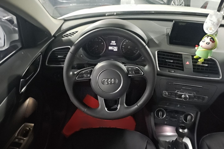 Audi Q3 2019 immagine di auto #11