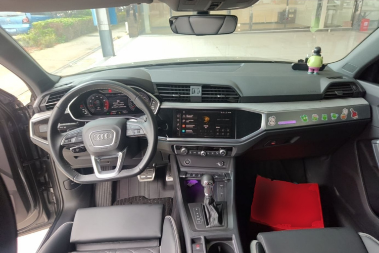 Audi Q3 2025 #10 Audi Q3 2025 изображение автомобиля #10