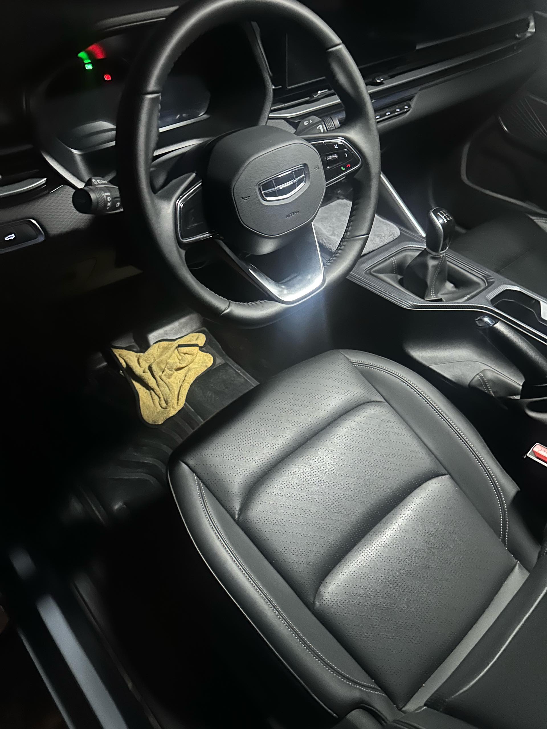 GEELY Emgrand 2023 car image #4