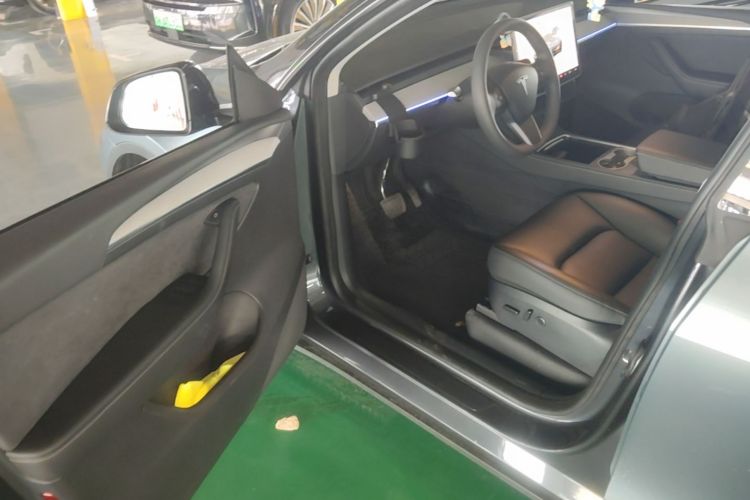 Tesla Model Y 2024 #16 Tesla Model Y 2024 immagine di auto #16