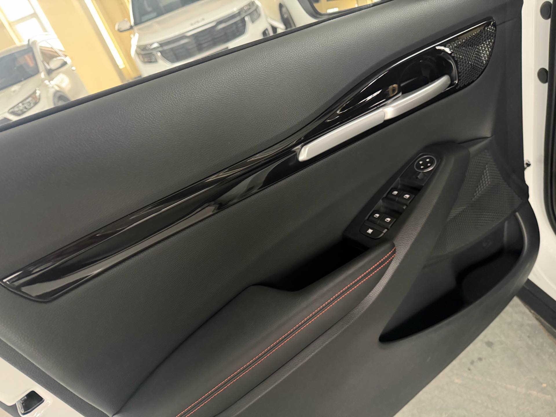 Kia Seltos 2023 car image #14