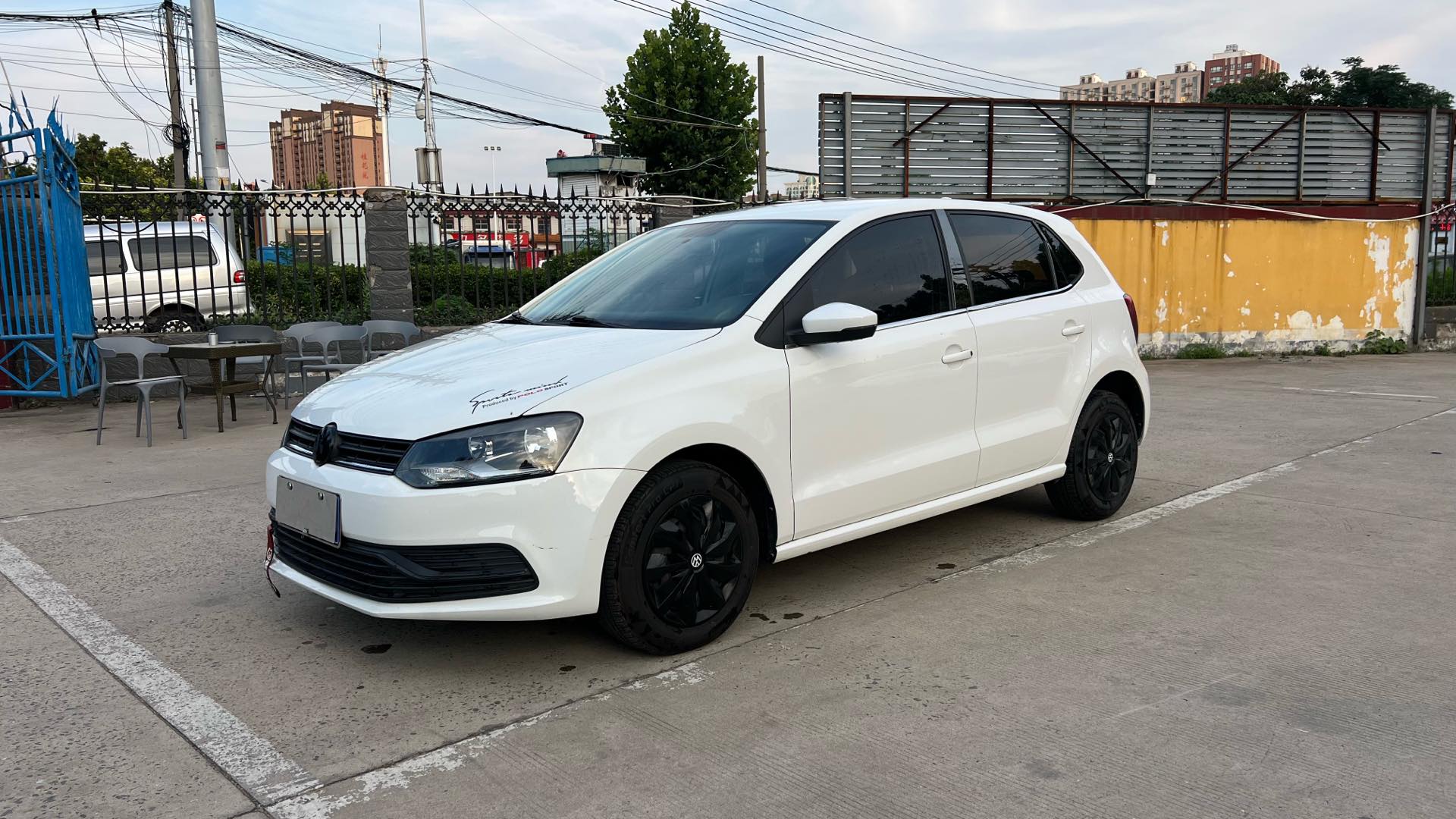 Volkswagen Polo 2017 car image 