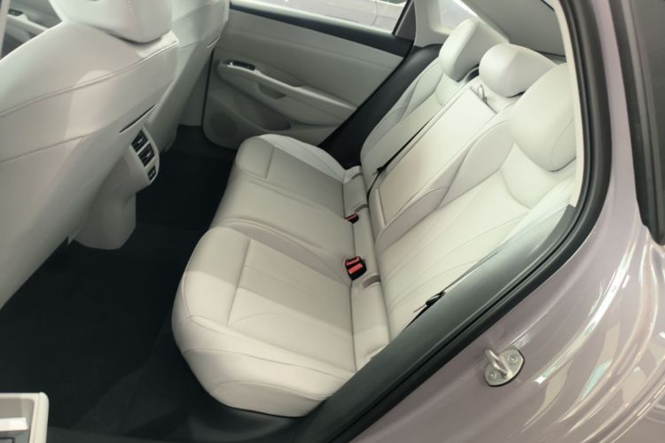 2025 car image #17