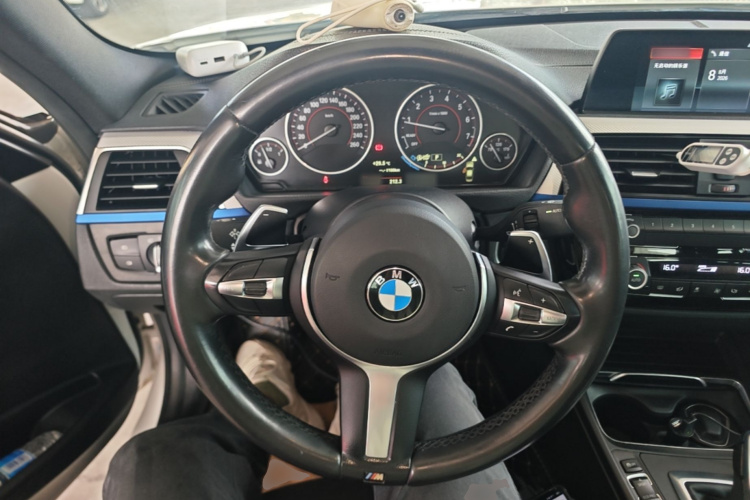BMW 3 Series 2018 #11 BMW 3 Series 2018 car image #11