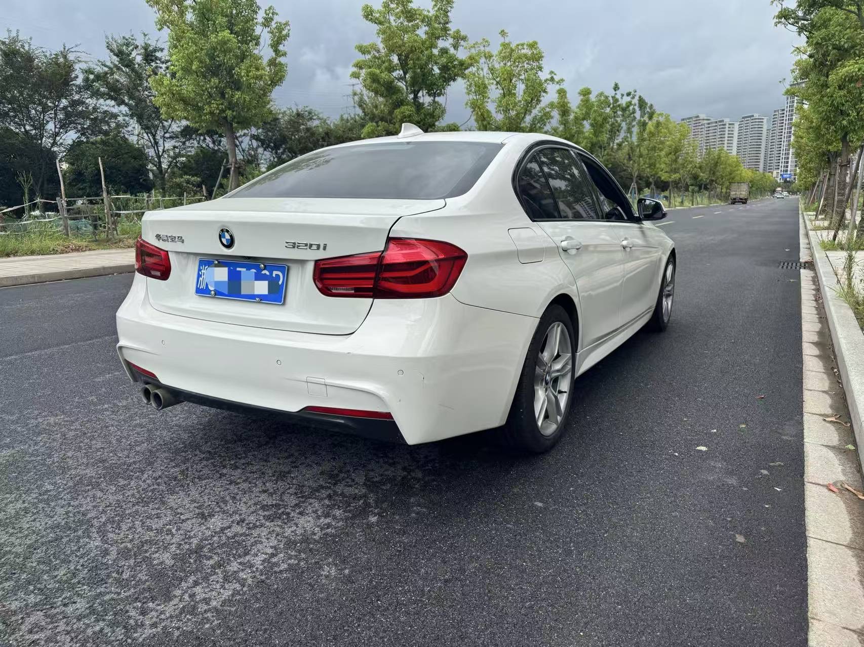 BMW 3 Series 2019 car image #6