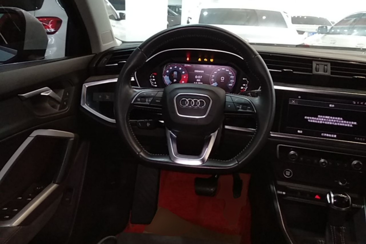 Audi Q3 2022 car image #15