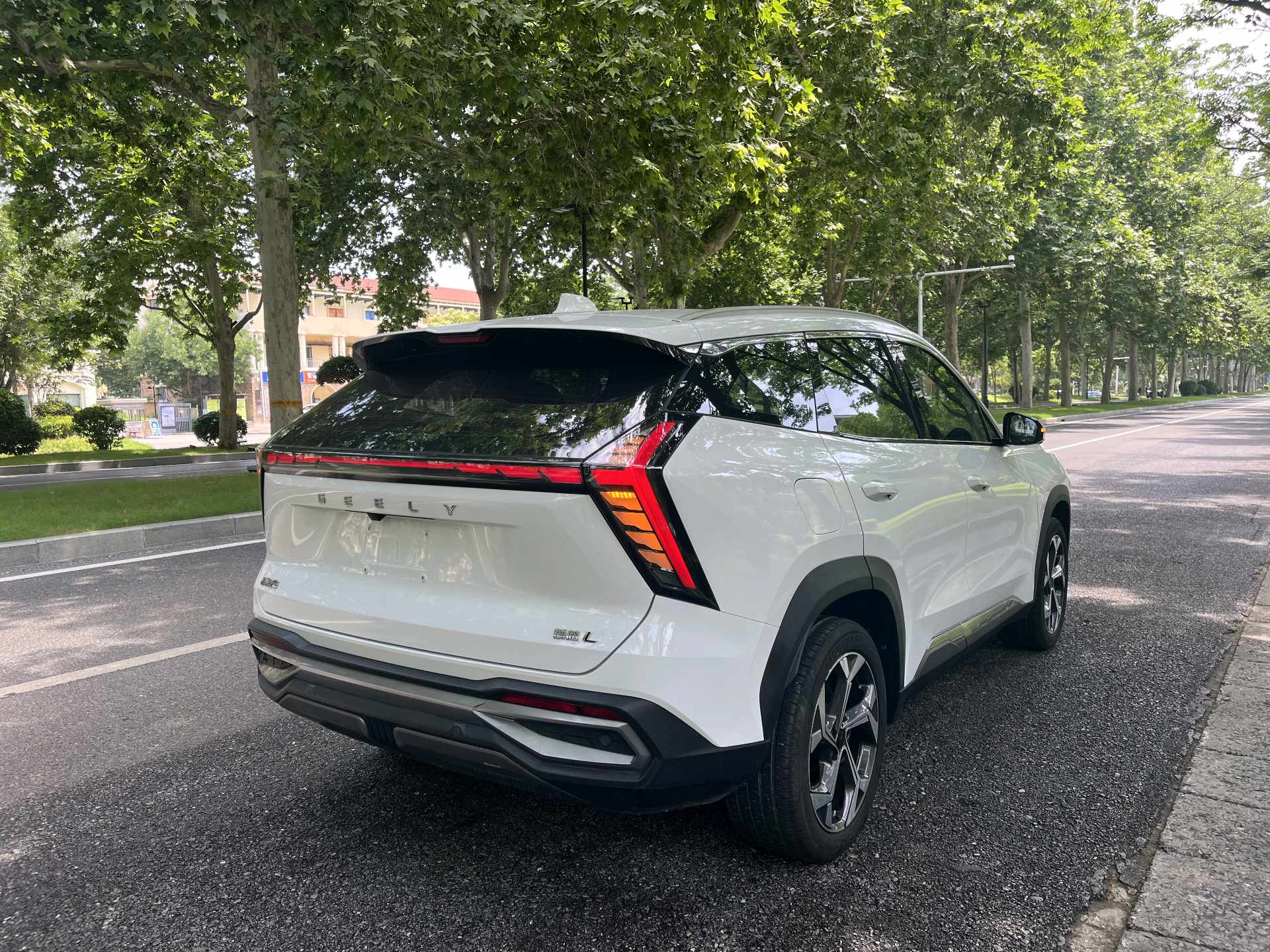 GEELY Boyue L 2023 car image #10