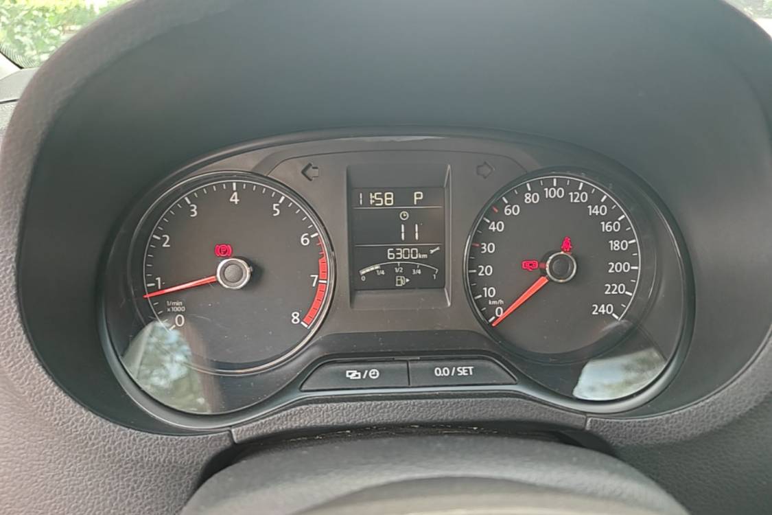 Volkswagen Polo 2017 car image #24