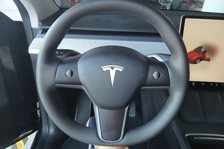 Tesla Model Y 2024 #11 Tesla Model Y 2024 car image #11