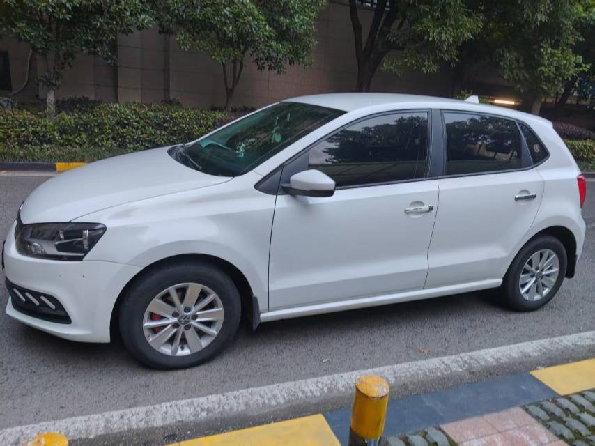 Volkswagen Polo 2017 car image 