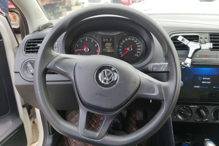 Volkswagen Polo 2017 #15 Volkswagen Polo 2017 car image #15