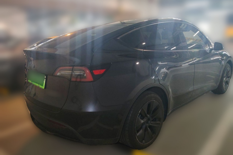 Tesla Model Y 2025 immagine di auto #5