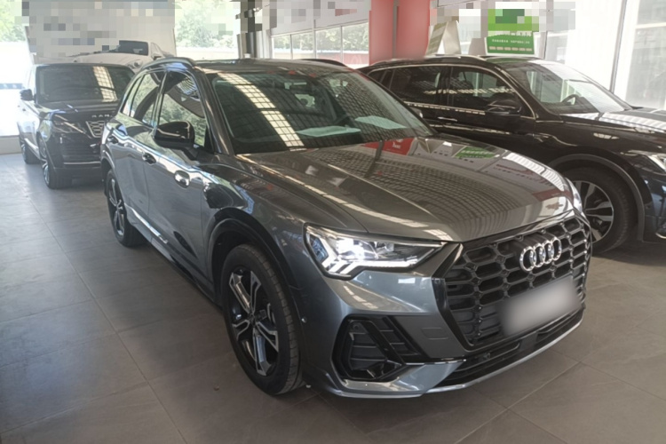 Audi Q3 2021 car image #4