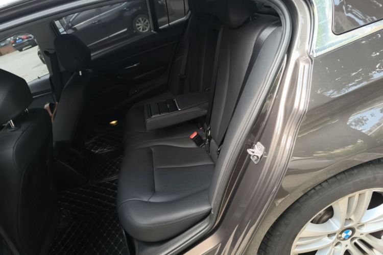 BMW 3 Series 2017 #17 BMW 3 Series 2017 car image #17