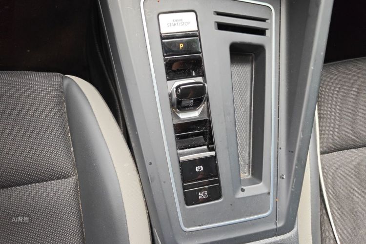 Volkswagen Golf 2024 car image #16