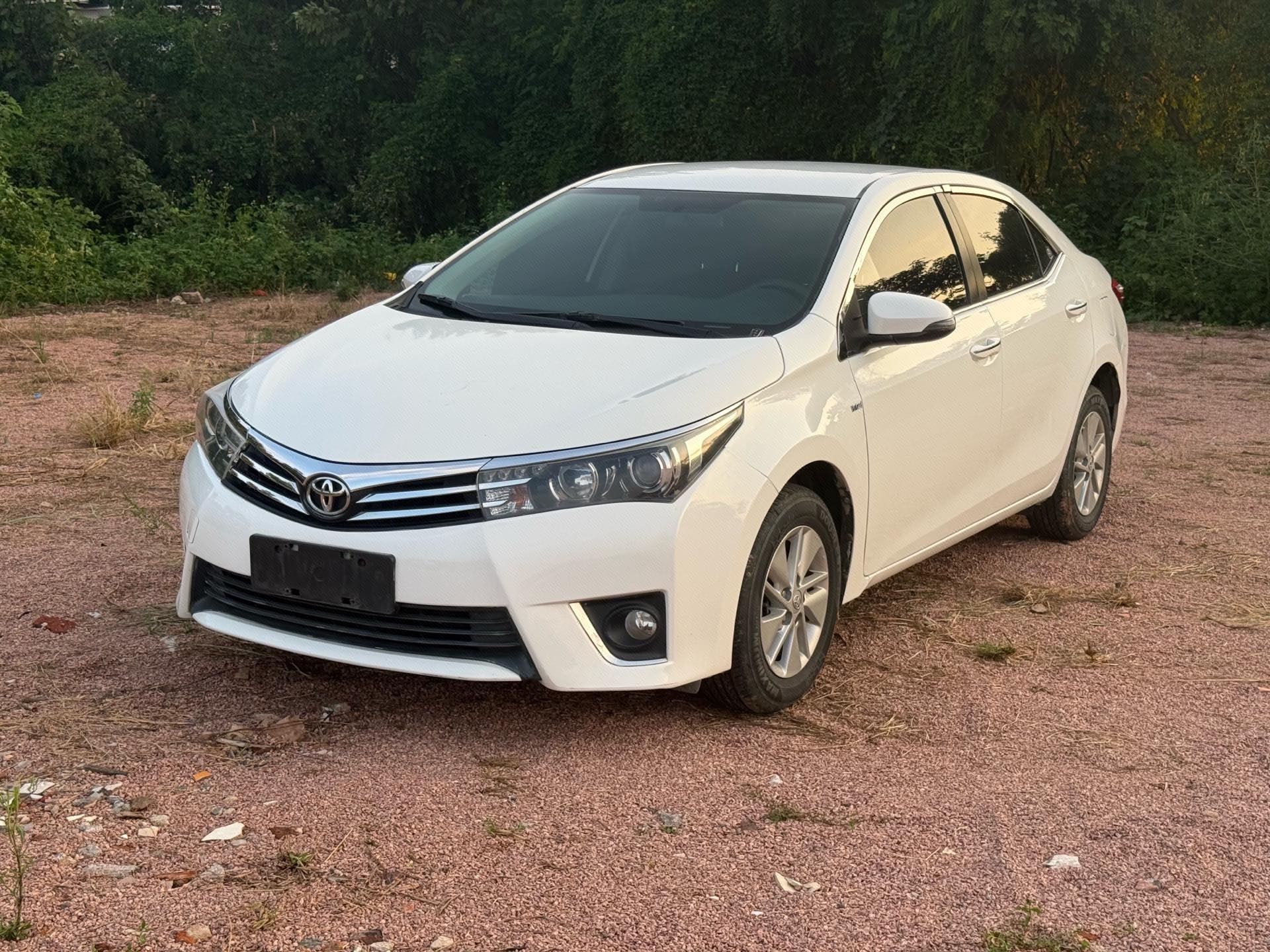 Toyota Corolla 2015 Toyota Corolla 2015 car image