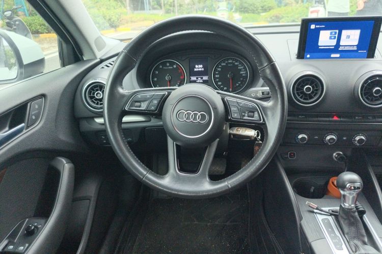 Audi A3 2019 immagine di auto #11