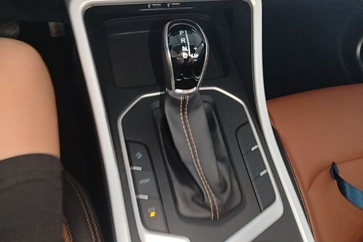 GEELY Vision X6 2020 car image #14