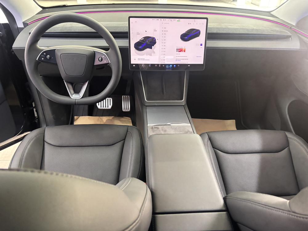 Tesla Model Y 2025 #7 Tesla Model Y 2025 car image #7