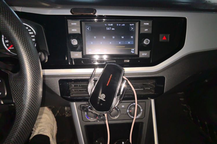 Volkswagen Polo 2019 car image #13