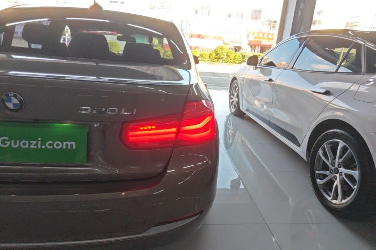 BMW 3 Series 2018 #8 BMW 3 Series 2018 car image #8