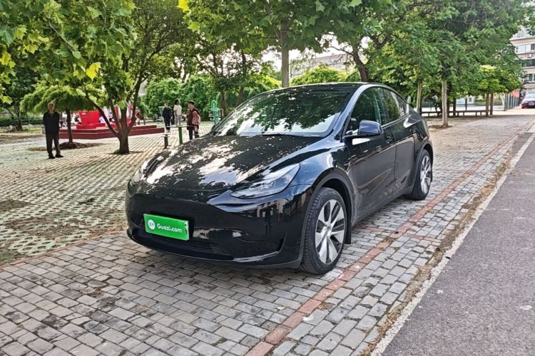 Tesla Model Y 2023 #2 Tesla Model Y 2023 car image #2