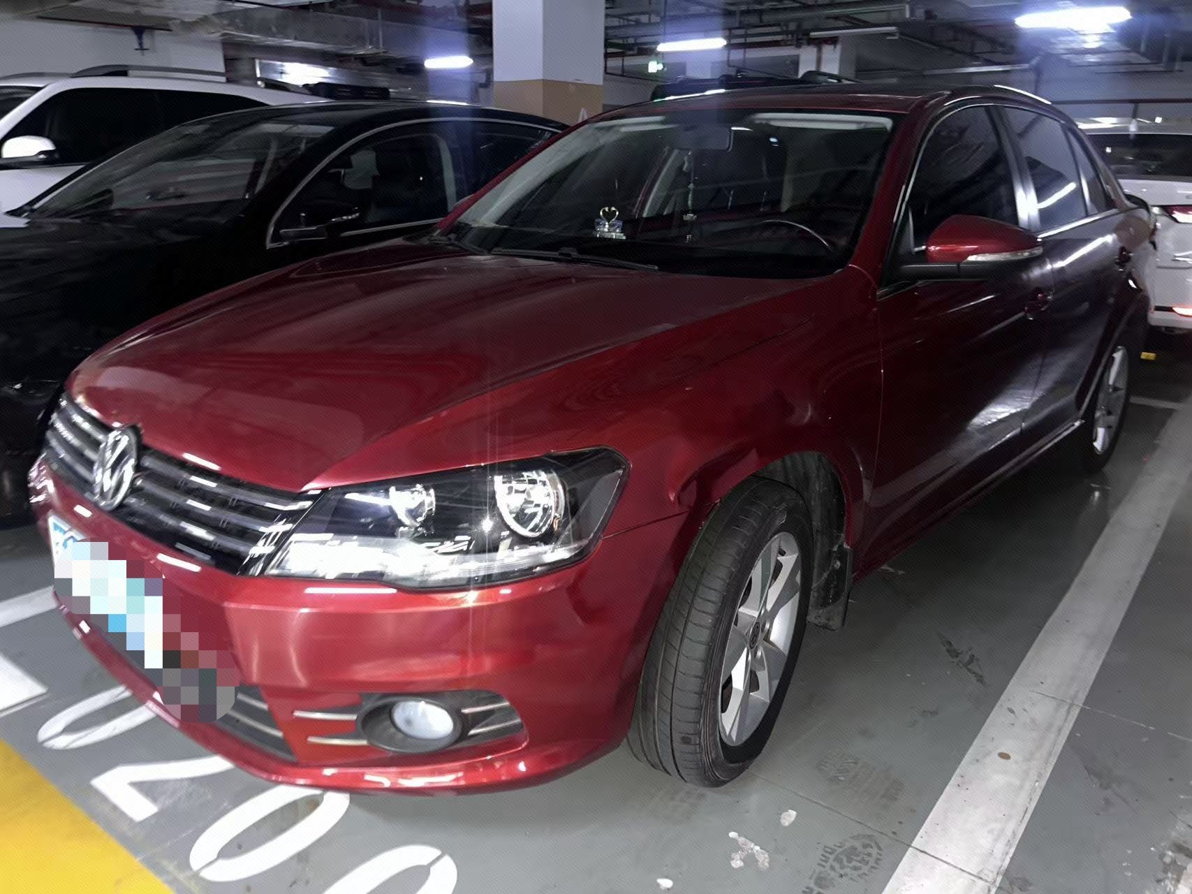 Volkswagen Bora 2013 car image 